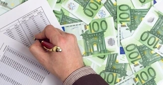 Singurele metode prin care poate scăpa România de prăbușire. Schimbăm leul cu euro sau emitem titluri speciale. Ne batem pe o piață de peste 1 trilion de euro