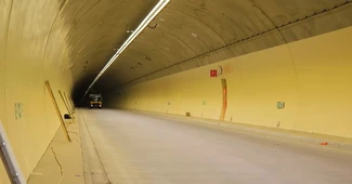 Autostrada Sibiu – Pitești: Primul tunel veritabil de autostradă din România a intrat în etapa de testare a instalațiilor