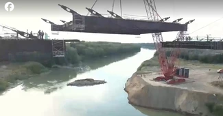 VIDEO Drum Expres Brăila – Galați: A fost montată ultima secțiune a tablierului metalic la podul peste Siret