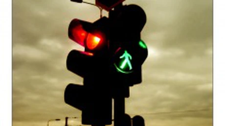 Administraţia Străzilor vrea să cheltuiască 130.000 de euro pe becuri pentru semafoare
