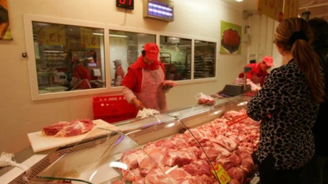 MADR: Alertele privind scumpirea cărnii de pasăre şi de porc nu sunt justificate de situaţia din piaţă