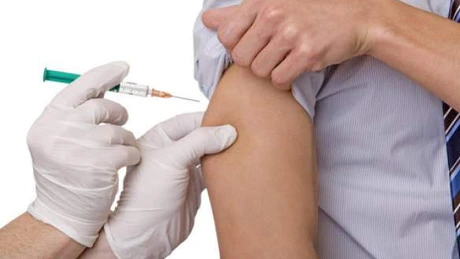 Primele doze de vaccin antigripal gratuit vor ajunge, în curând, la medicii de familie. Vor fi imunizaţi vârstnicii, copiii, bolnavii cronic