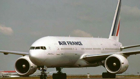 Însoţitorii de bord ai Air France intră miercuri într-o grevă de o săptămână. Peste 130.000 de pasageri afectaţi