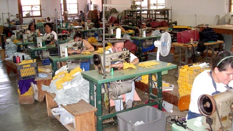 Industria fabricării produselor textile, cel mai ridicat număr al insolvenţelor în 2017