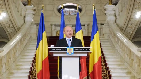 Băsescu: 200.000 de bugetari au fost daţi afară, salariile pot creşte cu 15% în iunie