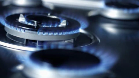FMI: odată cu scumpirea gazelor, românii săraci vor fi sprijiniţi financiar