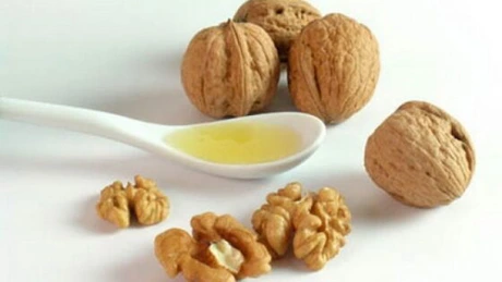 România rămâne cel mai mare producător de nuci al UE, dar investițiile importante se lasă așteptate. Noroc cu flora spontană