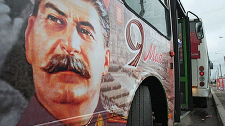 Peste 40 de oraşe din Rusia şi CSI ar putea avea autobuze cu portretul lui Stalin de Ziua Victoriei