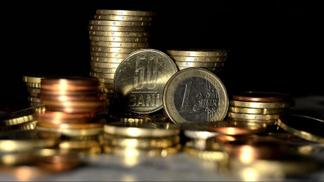Comisia Europeană vrea să reglementeze speculaţiile online valutare (forex). Şi nu numai