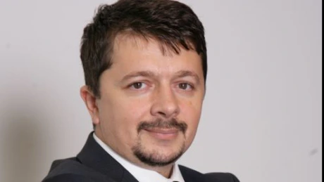 Şeful Fiscului, Dragoş Doroş, a venit de la 6.500 de euro pe lună la KPMG la 10.000 de euro, câştigul de preşedinte ANAF