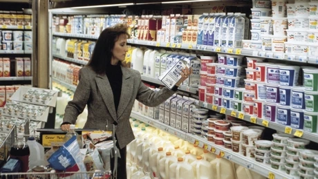 Fuia: O mare parte din laptele vândut în magazine este produs din lapte praf