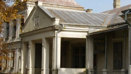Italienii cumpără castelul Lazar Imre din Sărata, construit în 1835