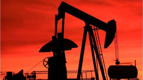 Preţul petrolului scade cu aproape doi dolari din cauza pieţei americane a muncii