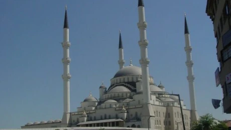Turcia a fost a doua cea mai rapidă economie din lume în 2011. Pericolul de a fi pe val