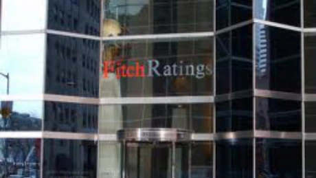 Fitch a atribuit emisiunii de obligaţiuni de 1,5 miliarde de euro a României ratingul BBB-