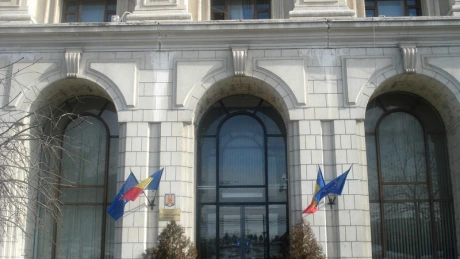 România s-ar putea împrumuta la randamente minime record la prima emisiune în euro din 2013