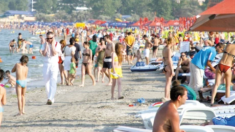 Unde stau 100.000 de turişti în week-end-urile aglomerate pe litoral?