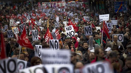 Proteste ample în Spania faţă de măsurile de austeritate luate de guvern