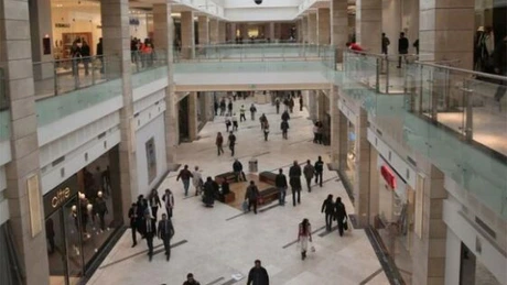 Veniturile centrelor comerciale din România ar putea creşte cu 3,5%, în 2014