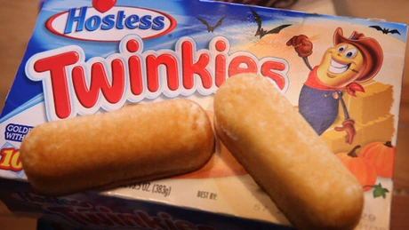 Americanii fac stocuri de prăjituri Twinkies, după anunţul privind lichidarea producătorului