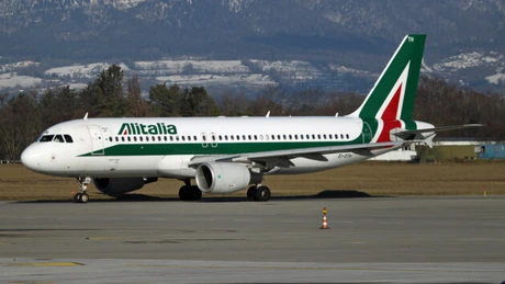 Operatorul aerian arab Etihad Airways va prelua o participaţie de 49% la compania Alitalia