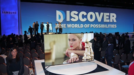 Revoluţie Samsung: Televizorul la care două persoane pot urmări programe diferite simultan