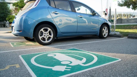 Germania oferă parcare gratuită automobilelor electrice pentru a stimula vânzările