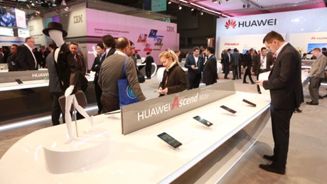 MWC 2013. Telefonul gigant al chinezilor de la Huawei GALERIE FOTO