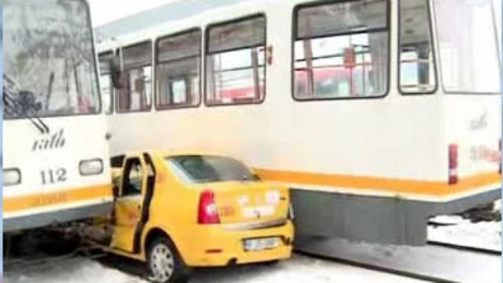 Circulaţia tramvaielor liniilor 1, 8, 11 şi 25, deviată în urma accidentului de pe Şoseaua Progresul