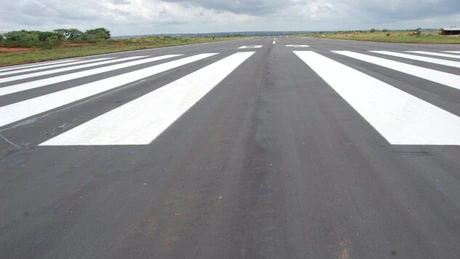 Lucrările de construire a noii piste a Aeroportului Iaşi au fost inaugurate miercuri