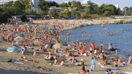 Două miliarde de euro, în 2013. În doi ani, sumele cheltuite de români pe vacanţe au crescut cu 71%
