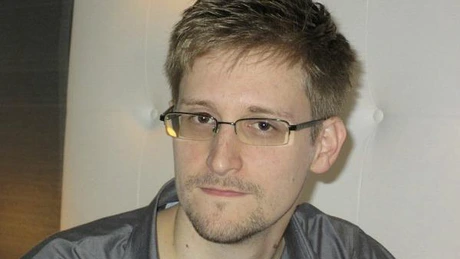 Snowden şi-a deschis cont pe Twitter şi urmăreşte doar contul NSA