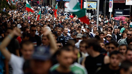 Bulgarii protestează pentru a douăsprezecea zi consecutiv