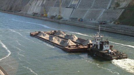 A fost montat primul vârf de susţinere la noul pod peste Canalul Dunăre-Marea Neagră