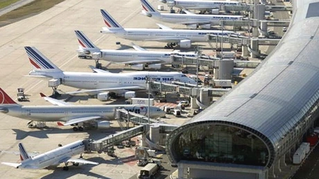 Paris: O grevă a controlorilor aerieni perturbă aeroporturile Roissy şi Orly