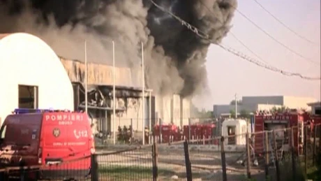 Incendiu puternic la marginea Capitalei. O fabrică de mezeluri a luat foc