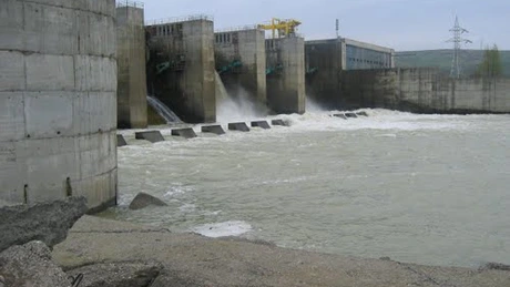 Hidroelectrica ar putea fi obligată de stat se renunţe la 14% din producţia de energie ca să lase mai multă apă pentru peşti