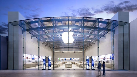 Valoarea de piaţă a Apple a ajuns la 700 de miliarde de dolari