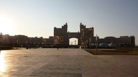 Kazahstanul speră să strângă 3-5 miliarde de dolari din vânzarea unei participaţii din KazMunayGas