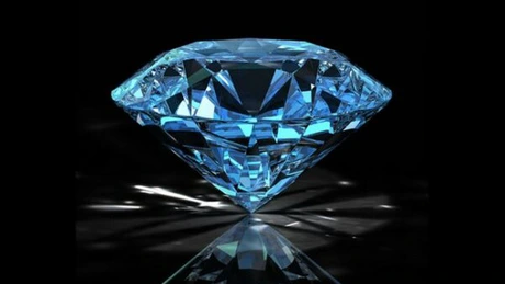 Un diamant albastru foarte rar, estimat la 20 de milioane de dolari, scos la licitaţie la Hong Kong
