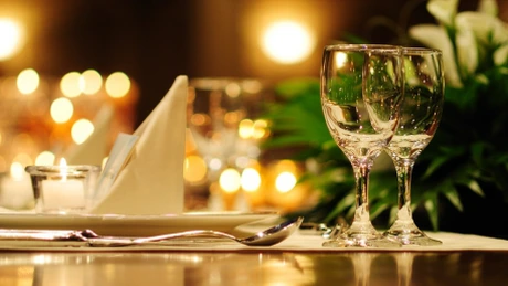 Impozitul forfetar: Un restaurant mediu din Capitală va plăti 4.000 euro pe an. O şaormerie 3.000 euro