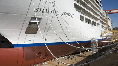 Un vas de croazieră a ratat intrarea în Portul Constanţa, din cauza furtunii