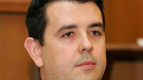 UPDATE Fostul ministru de Finanţe Bogdan Drăgoi are cele mai mari şanse să devină noul  şef al SIF Banat Crişana