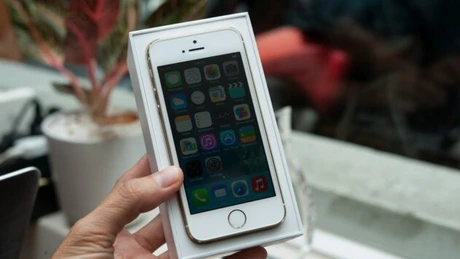Apple va lansa în acest an două iPhone-uri cu ecrane mai mari - WSJ
