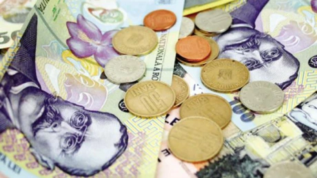 Cursul a fluctuat uşor sub 4,45 lei/euro până la finalul şedinţei interbancare