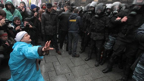 Manifestaţii de amploare în Ucraina. Poliţia a intervenit în forţă noaptea trecută UPDATED