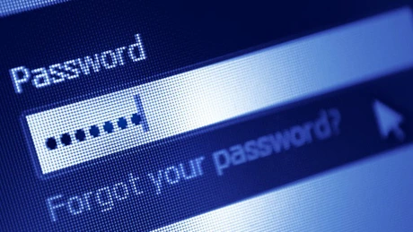 Un hacker a furat peste 2 milioane de parole Facebook, Twitter, Gmail şi Yahoo!