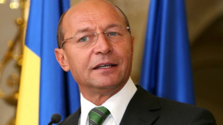 Băsescu: Voi semna legea referendumului în data de 14 decembrie, la ora 23.59, în prezenţa presei