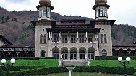 Cazinoul din Slănic Moldova, monument istoric şi clădire de patrimoniu, scos la licitaţie