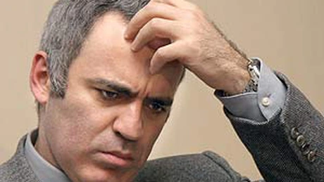 Kasparov acuză UE şi SUA de 